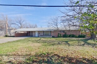 2713 S Carrier Pkwy in Grand Prairie, TX - Building Photo