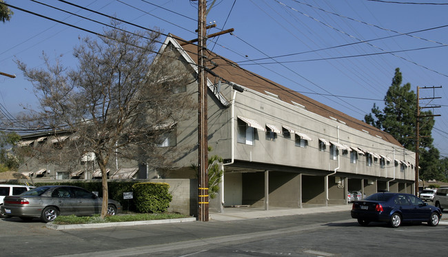 1115 Highland Oaks Dr in Arcadia, CA - Foto de edificio - Building Photo