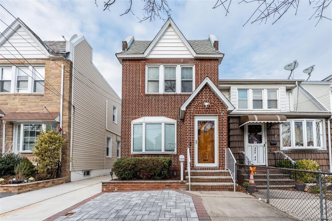 244-39 89th Ave in Queens, NY - Foto de edificio