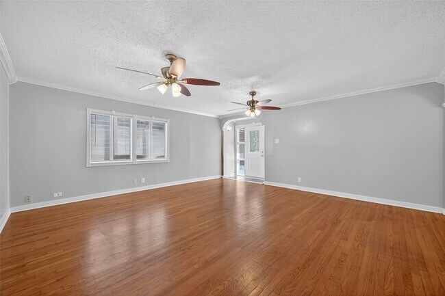 3928 Childress St in Houston, TX - Building Photo - Building Photo