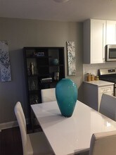 8651 W Foster Ave-Unit -1A in Chicago, IL - Building Photo - Building Photo