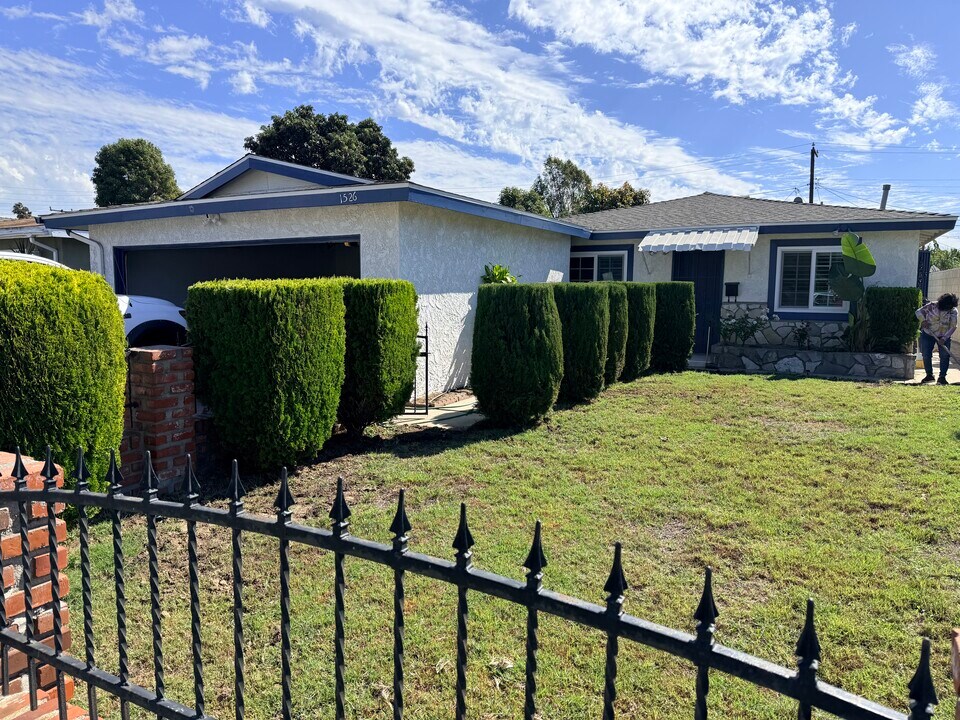 1526 E Abila St in Carson, CA - Building Photo