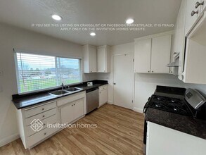 12171 Dry Creek Rd in Auburn, CA - Foto de edificio - Building Photo