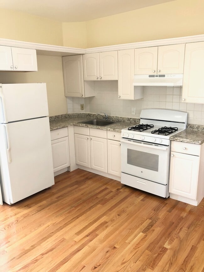 5 Buckley Ave, Unit 3 in Boston, MA - Building Photo - Building Photo