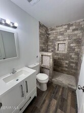 530 S Yarbrough Dr in El Paso, TX - Building Photo - Building Photo