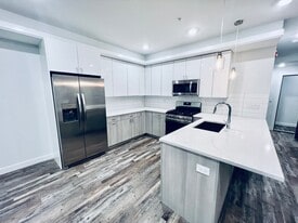 1421 N Franklin St, Unit 1