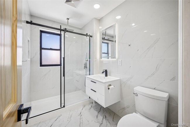 32-50-50 87th St in Queens, NY - Foto de edificio - Building Photo