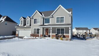 26443 Carronade Dr in Perrysburg, OH - Building Photo