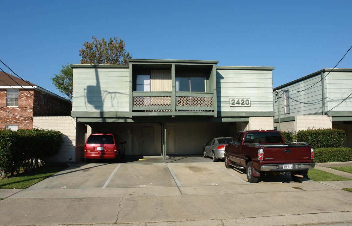 2420 Giuffrias Ave in Metairie, LA - Building Photo