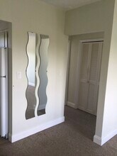 2420 Johnson St, Unit 306 in Hollywood, FL - Building Photo - Building Photo