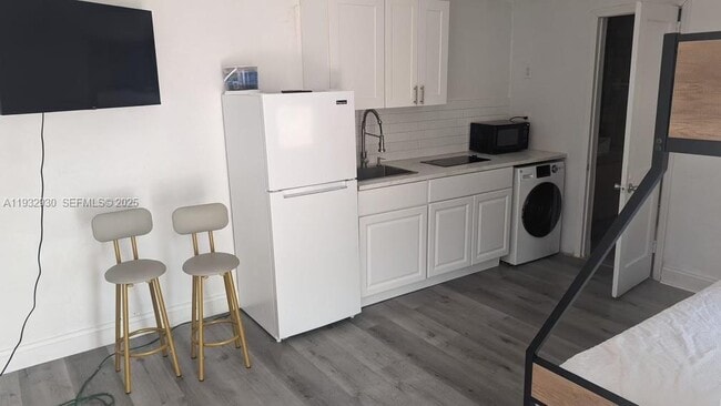 2822 Pine Tree Dr in Miami Beach, FL - Building Photo - Building Photo