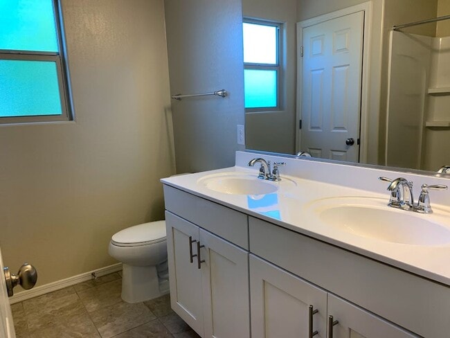 4650 E Tierra Buena Ln