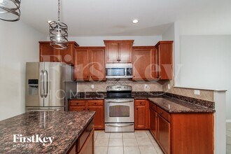 5207 Winterale Ct in McLeansville, NC - Foto de edificio - Building Photo