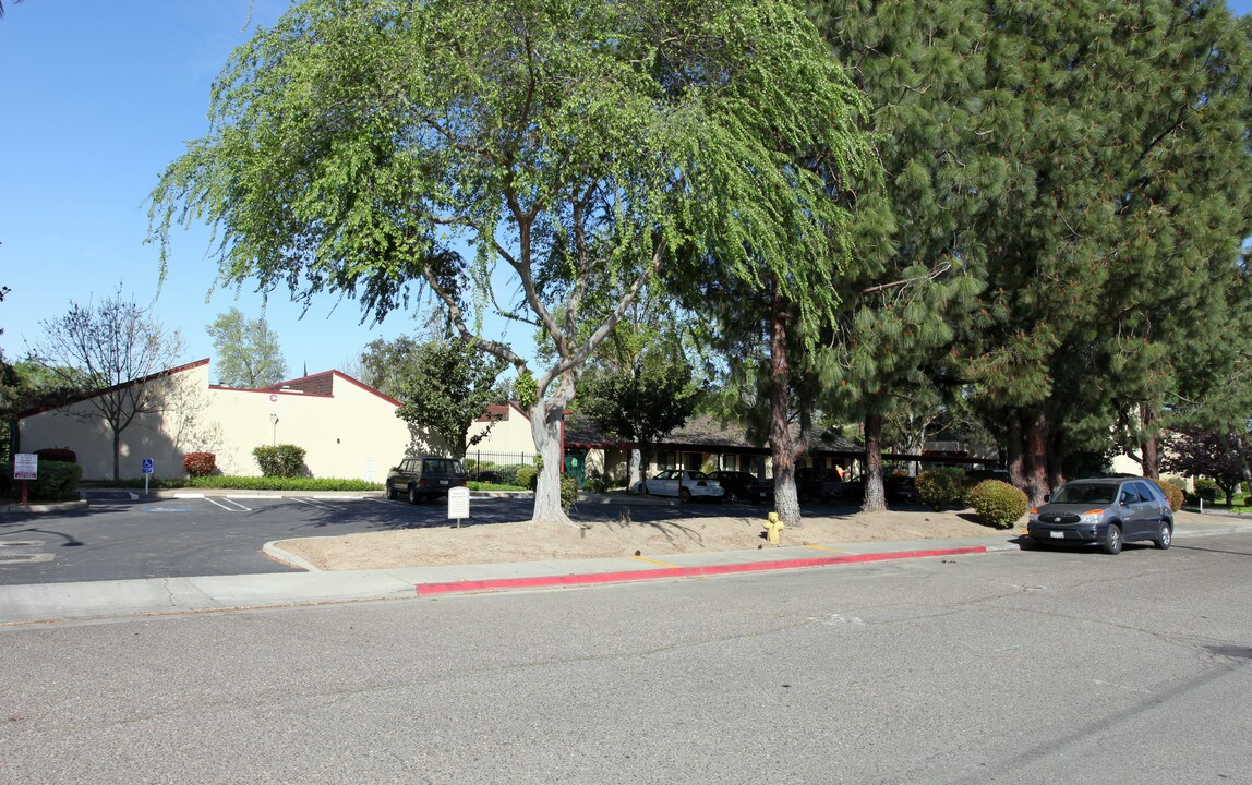 Denair Manor Apartments in Turlock, CA - Foto de edificio
