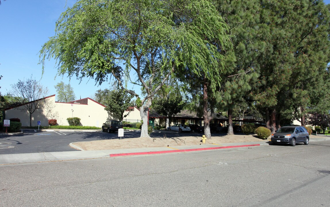 Denair Manor Apartments in Turlock, CA - Building Photo