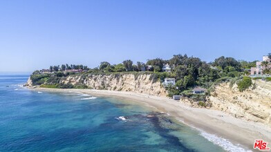 6502 Dume Dr in Malibu, CA - Building Photo - Building Photo