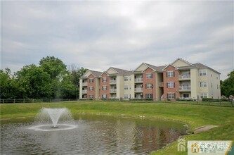 423 Lucy Ct in South Plainfield, NJ - Building Photo - Building Photo