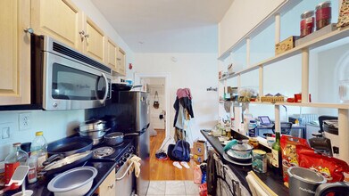 1073 Beacon St, Unit 7 in Brookline, MA - Building Photo - Building Photo