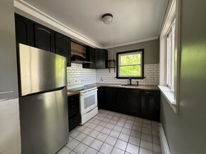 45 Lake Dr in Lake Peekskill, NY - Building Photo - Building Photo