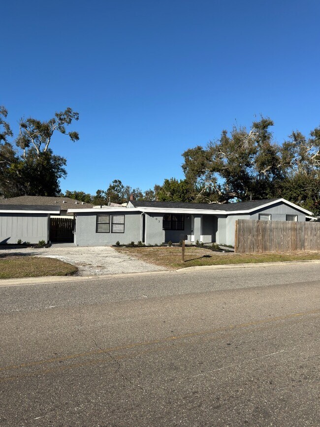 3402 9th Ave W in Bradenton, FL - Building Photo - Building Photo