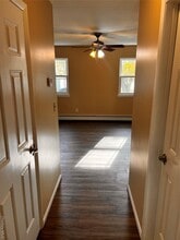 11 Park Manor Ct in Glen Cove, NY - Building Photo - Building Photo