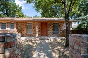 1803 Harry Ct in Arlington, TX - Building Photo