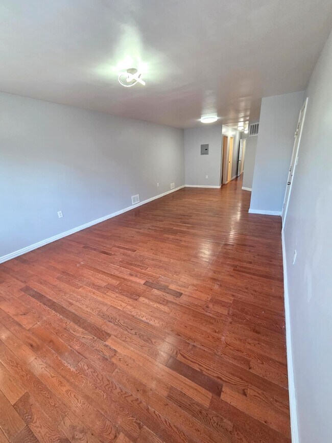 48 Ellis Ave, Unit 1 in Irvington, NJ - Foto de edificio - Building Photo