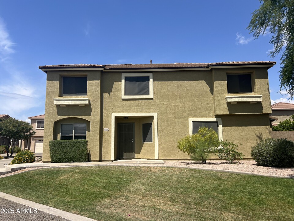 21846 N 40th Way in Phoenix, AZ - Building Photo