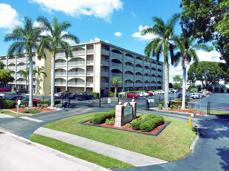 Sundance Grove Apartments in Ft. Myers, FL - Building Photo