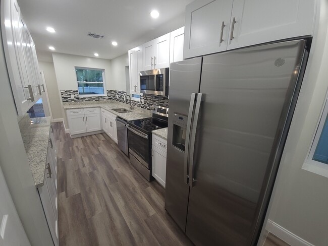 1905 E Louisiana Ave, Unit Duplex in Tampa, FL - Building Photo - Building Photo