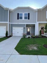 930 Field Ivy Dr in Fuquay Varina, NC - Building Photo