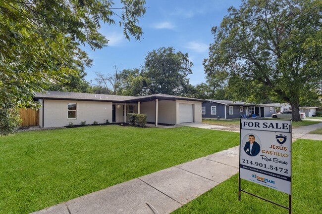 2818 Holiday Dr in Arlington, TX - Building Photo - Building Photo