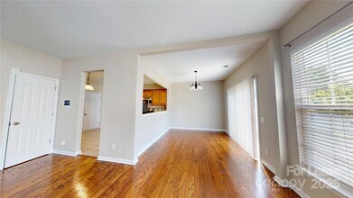 9007 Bishop Crest Ln in Charlotte, NC - Building Photo - Building Photo