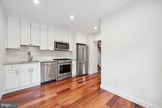 910 Fitzwater St in Philadelphia, PA - Building Photo - Building Photo