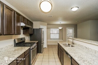 11011 Scenic Point in San Antonio, TX - Foto de edificio - Building Photo