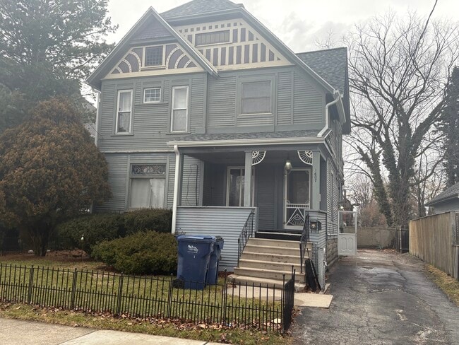 1607 6th St, Unit 1607 lower unit in Bay City, MI - Building Photo - Building Photo