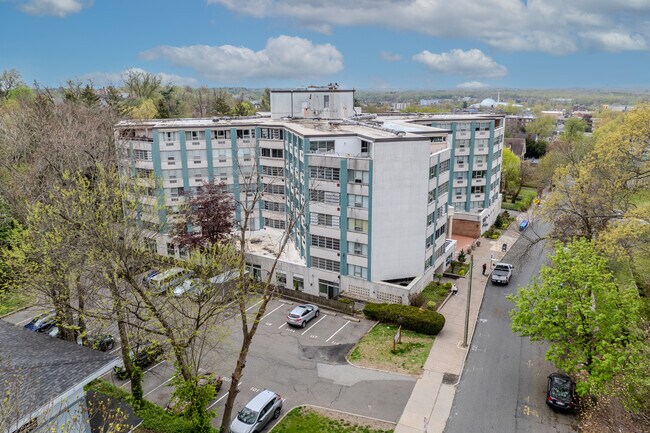 Mulberry House in Springfield, MA - Foto de edificio - Building Photo