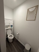 5242 Rothwell Hts Dr in Spring, TX - Foto de edificio - Building Photo