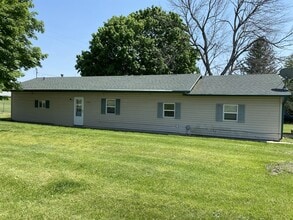 21822 Business Hwy 151 in Monticello, IA - Building Photo - Building Photo