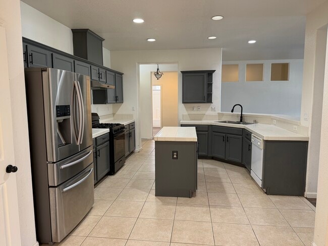 3361 Rutherford Dr in Stockton, CA - Foto de edificio - Building Photo