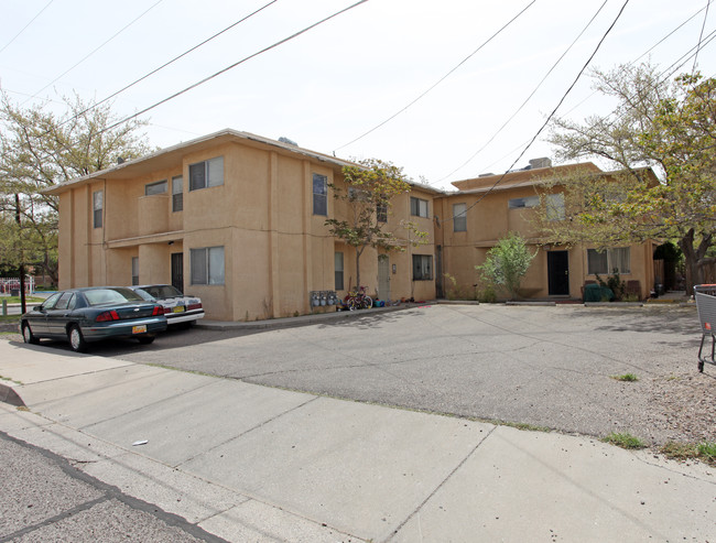 301-305 Valencia Dr SE in Albuquerque, NM - Building Photo - Building Photo