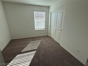 5929 Violet Crown St in North Las Vegas, NV - Building Photo - Building Photo