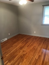 1432 Youll St in Niles, OH - Foto de edificio - Building Photo