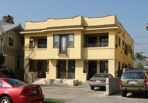 727 N Heliotrope Dr Apartments