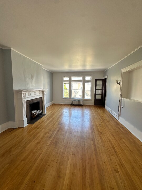 1030 N Marshall St in Milwaukee, WI - Building Photo