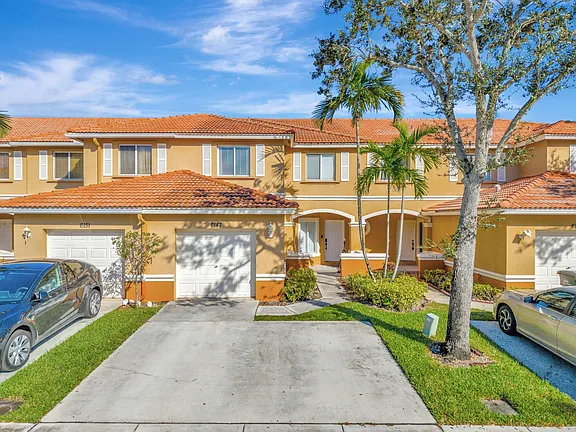 6147 United St in West Palm Beach, FL - Building Photo