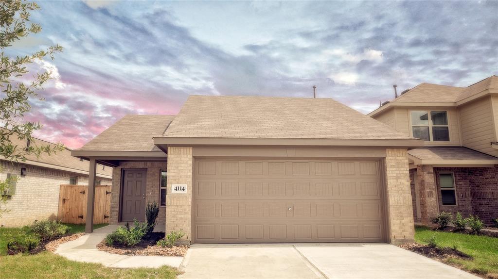 4114 Oakland Vw St in Baytown, TX - Building Photo