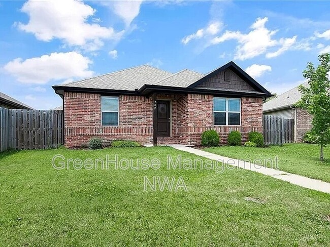 702 SW Willowpoint Rd in Bentonville, AR - Building Photo - Building Photo