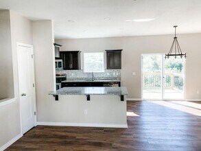 145 Rockridge Rd in Branson, MO - Foto de edificio - Building Photo