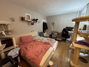 8 Grove St, Unit 5 in Boston, MA - Foto de edificio - Building Photo